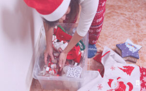 Moving on Pack Christmas Decorations Day