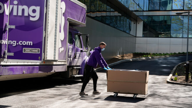 Weekend vs. Weekday Long-Distance Moves: Which is Best?